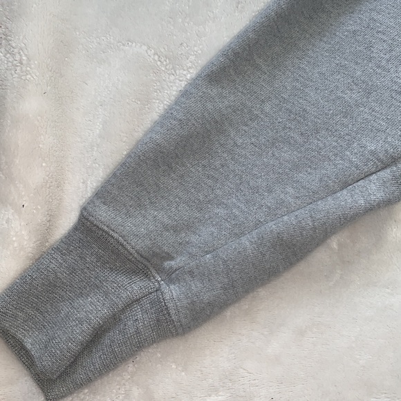 Champion Gray Sweatshirt EUC Small EUC Unisex - Picture 3 of 12